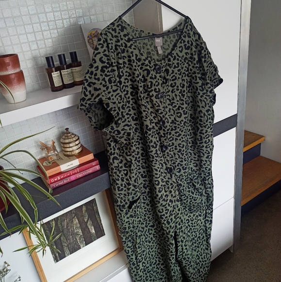 ASOS Curve Leopard Print Jumpsuit - Picture 3 of 4